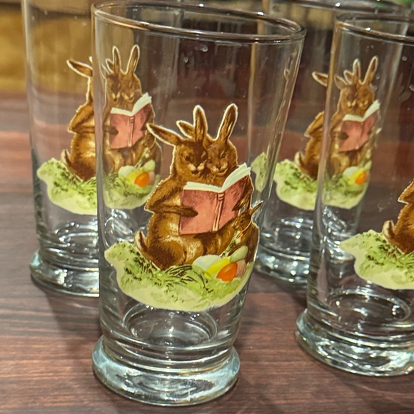 Williams Sonoma Vintage Set of 4 Vintage 2012Easter Glasses Story Time Bunny